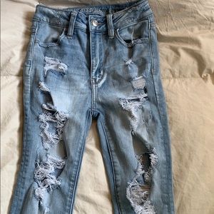 Super Stretch Distressed jeans. American Eagle.